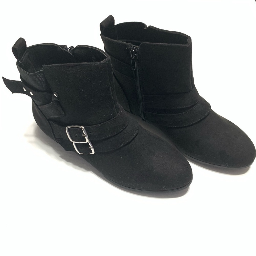 Mari A. Bleighton Black Ankle Boots Faux Suede